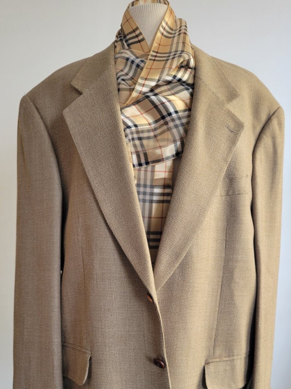 Today’s Man Beige & Brown Nailshead Pattern Men’s Suit Jacket